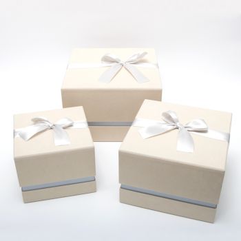 Set 3 scatole rettangolari velluto crema con fiocco 30 x 30 x 20 cm