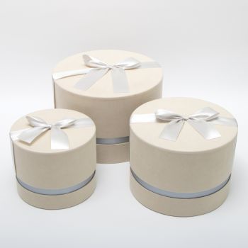 Set 3 scatole tonde velluto crema con fiocco 30 x 20 cm