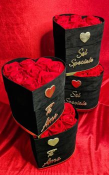 Scatola regalo cuore con rose 24 x 24 x 24 cm